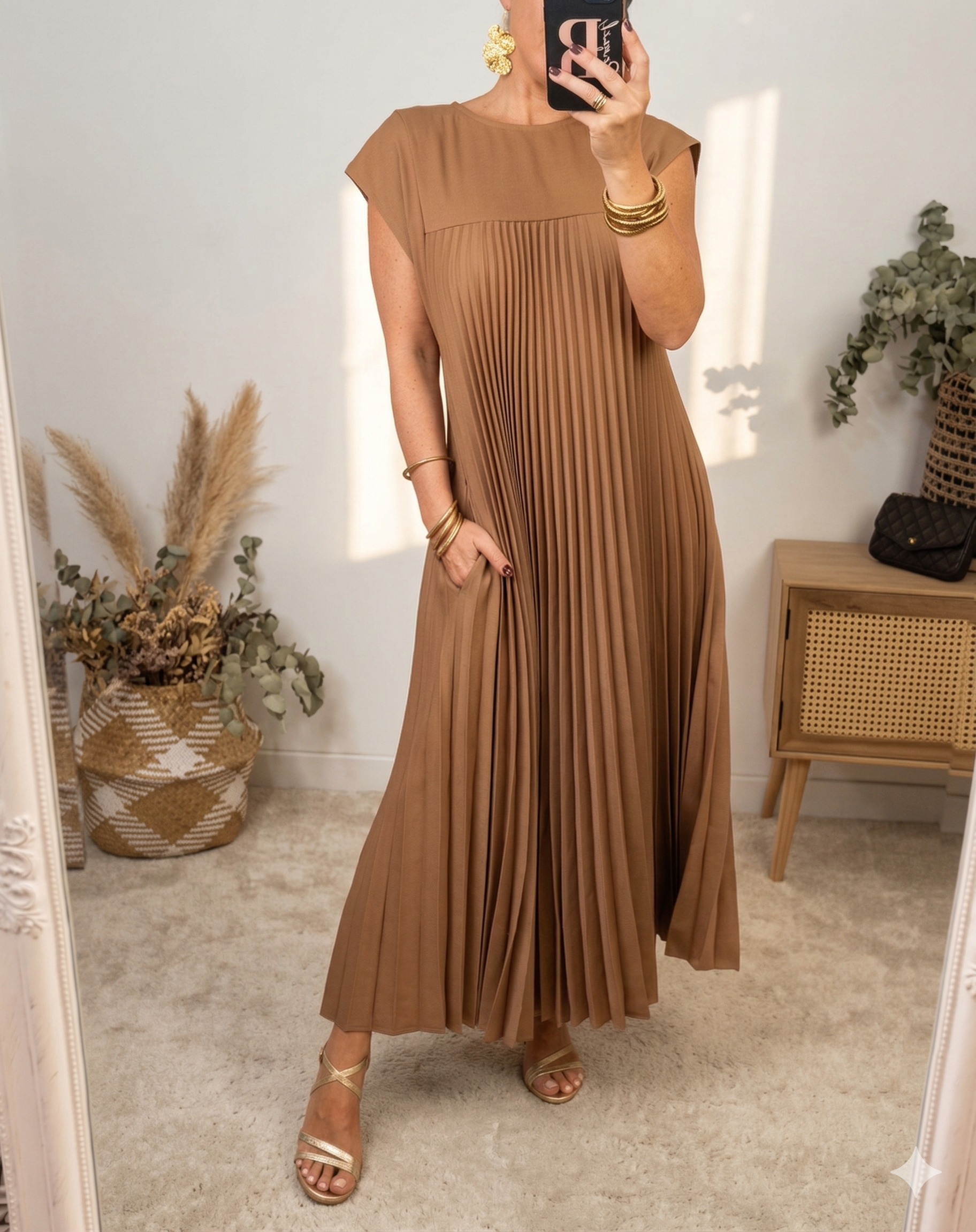 Women's minimalist solid color dress