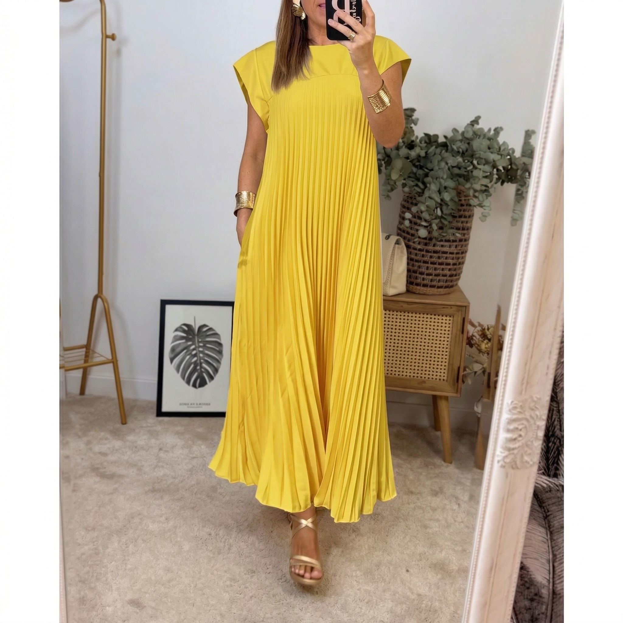 Women's minimalist solid color dress